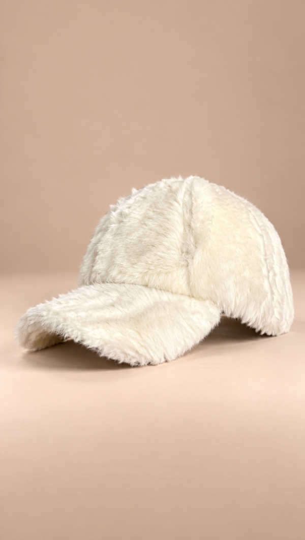 cappellino da baseball in pelliccia crema